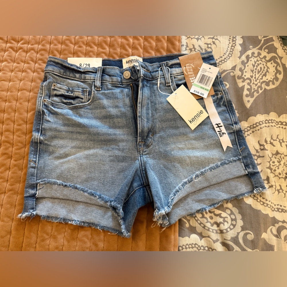 Kenzie Jeans Vintage Luxe High Rise Short size 8/29 NWT
